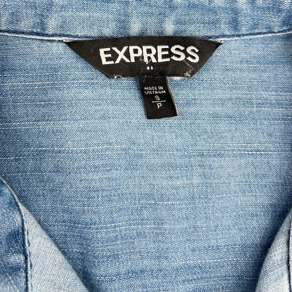 Express Womens Light Wash Denim Button Down Shirt Small Dual Pockets Cotton - Picture 7 of 8